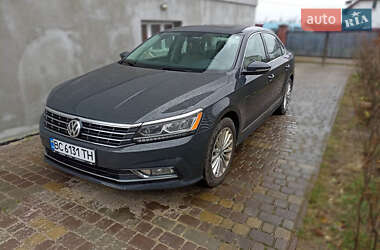 Седан Volkswagen Passat 2016 в Новояворівську