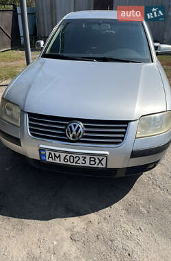 Седан Volkswagen Passat 2001 в Емильчине