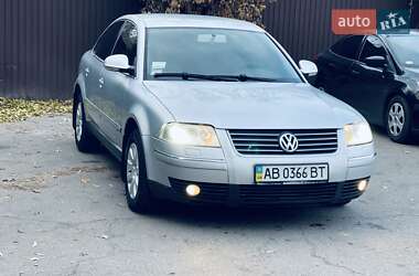 Седан Volkswagen Passat 2004 в Києві