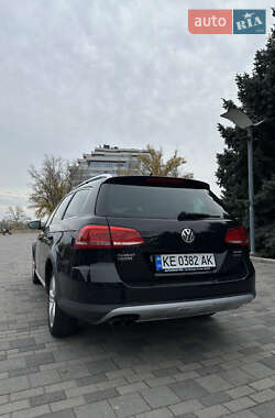 Універсал Volkswagen Passat 2012 в Дніпрі