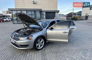 Седан Volkswagen Passat 2014 в Ровно