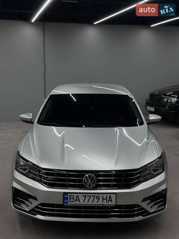 Седан Volkswagen Passat 2016 в Кропивницькому