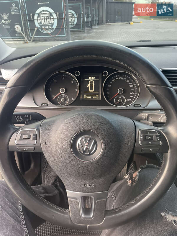 Універсал Volkswagen Passat 2012 в Кам'янець-Подільському