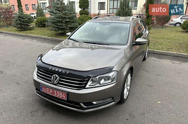 Универсал Volkswagen Passat 2011 в Ровно