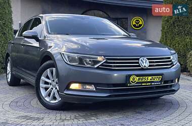 Седан Volkswagen Passat 2015 в Львові