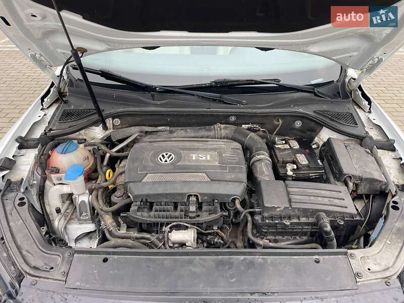 Седан Volkswagen Passat 2017 в Ромнах