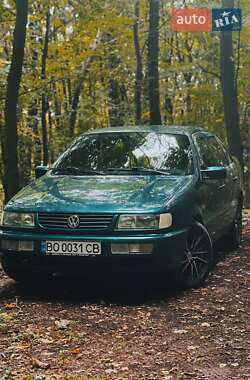 Седан Volkswagen Passat 1995 в Монастыриске