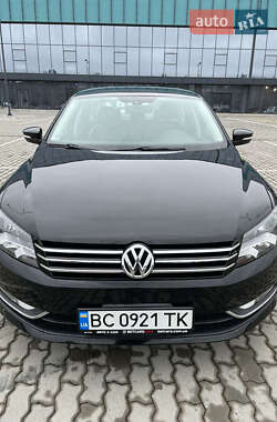 Седан Volkswagen Passat 2013 в Львові