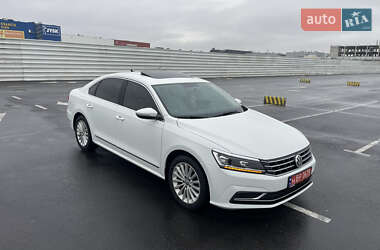 Седан Volkswagen Passat 2016 в Львове