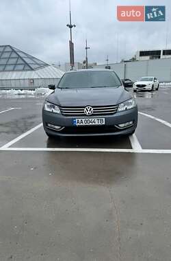 Седан Volkswagen Passat 2015 в Киеве