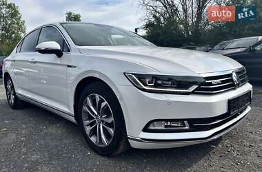 Седан Volkswagen Passat 2018 в Одесі