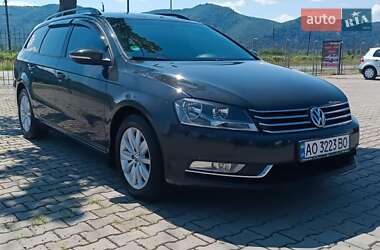 Универсал Volkswagen Passat 2012 в Хусте