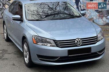 Седан Volkswagen Passat 2013 в Киеве