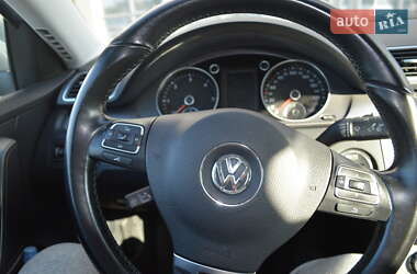 Седан Volkswagen Passat 2013 в Чернигове