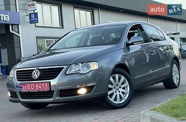 Седан Volkswagen Passat 2006 в Сарнах