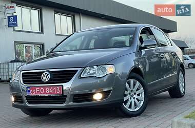 Седан Volkswagen Passat 2006 в Сарнах