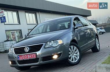 Седан Volkswagen Passat 2006 в Сарнах