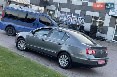 Седан Volkswagen Passat 2006 в Сарнах