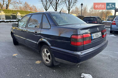 Седан Volkswagen Passat 1995 в Києві