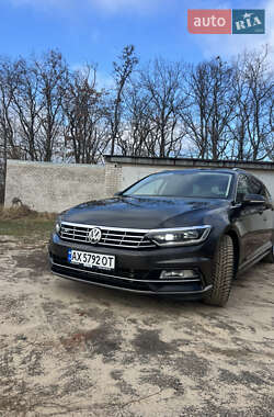 Універсал Volkswagen Passat 2017 в Харкові