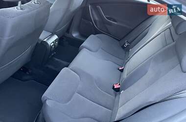 Седан Volkswagen Passat 2006 в Сарнах