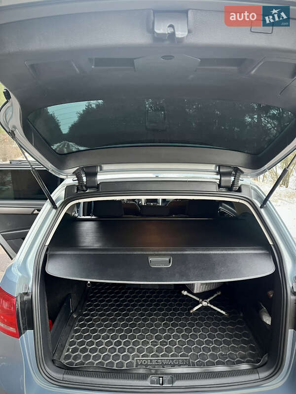 Універсал Volkswagen Passat 2011 в Конотопі
