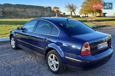 Седан Volkswagen Passat 2004 в Одессе