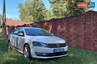 Седан Volkswagen Passat 2012 в Дубно