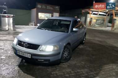 Седан Volkswagen Passat 1997 в Мирополе