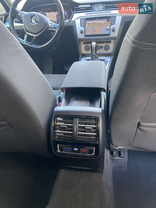 Універсал Volkswagen Passat 2015 в Миколаєві
