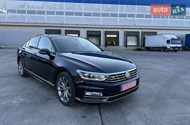 Седан Volkswagen Passat 2018 в Киеве