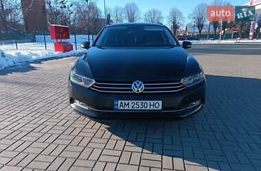 Універсал Volkswagen Passat 2015 в Житомирі