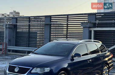 Универсал Volkswagen Passat 2010 в Киеве