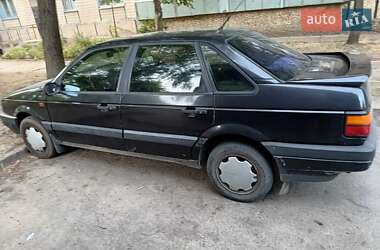 Седан Volkswagen Passat 1992 в Кривом Роге