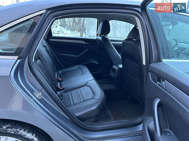 Седан Volkswagen Passat 2015 в Тернополі