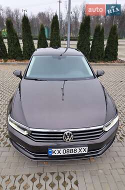 Седан Volkswagen Passat 2017 в Харькове