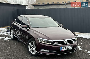 Седан Volkswagen Passat 2015 в Киеве