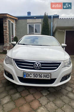 Седан Volkswagen Passat 2011 в Львове