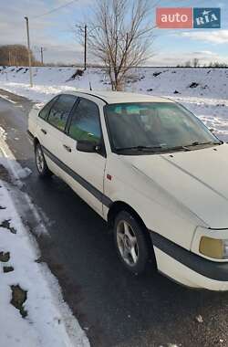 Седан Volkswagen Passat 1988 в Киеве