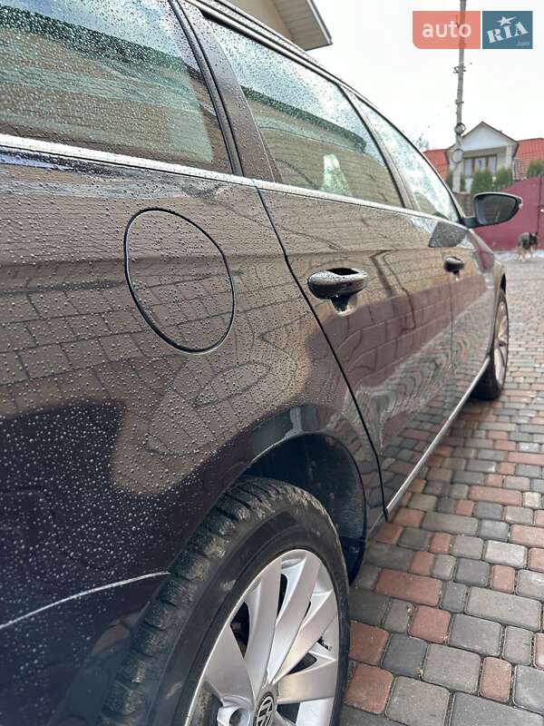 Універсал Volkswagen Passat 2012 в Чорткові