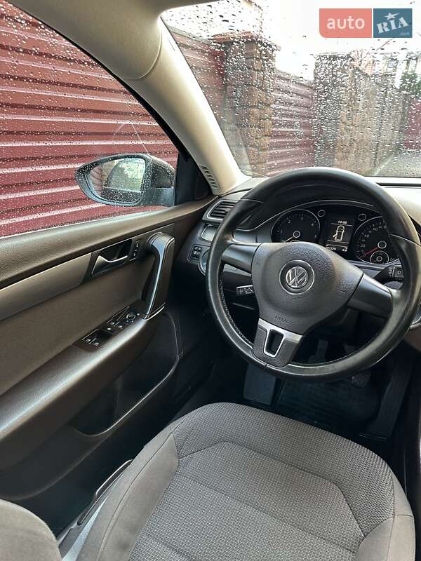 Універсал Volkswagen Passat 2012 в Чорткові