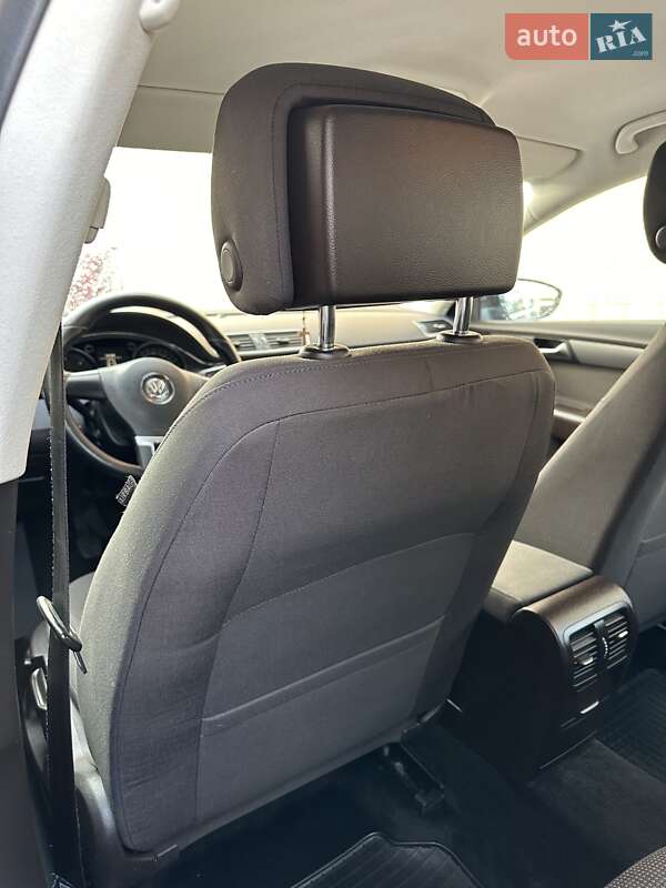 Універсал Volkswagen Passat 2012 в Чорткові