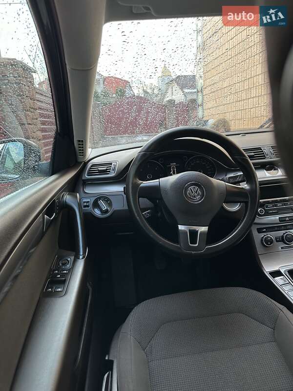 Універсал Volkswagen Passat 2012 в Чорткові