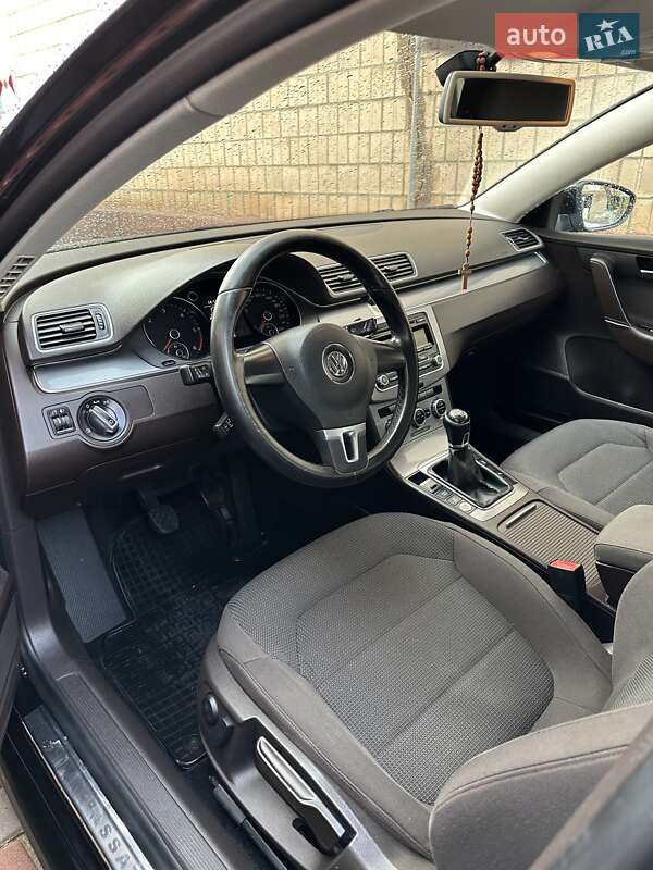 Універсал Volkswagen Passat 2012 в Чорткові