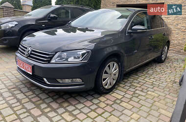 Седан Volkswagen Passat 2014 в Черновцах