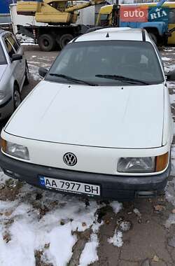 Универсал Volkswagen Passat 1990 в Киеве