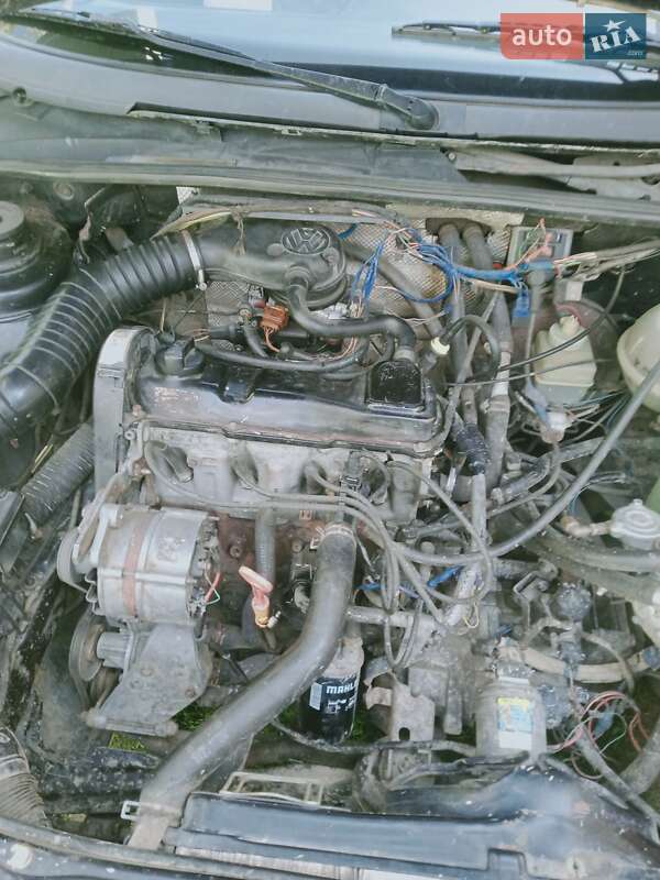 Седан Volkswagen Passat 1992 в Иваничах