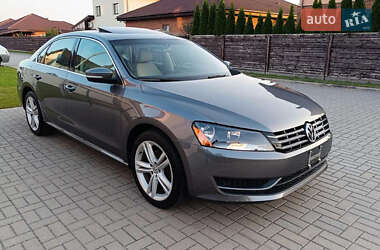 Седан Volkswagen Passat 2013 в Львове