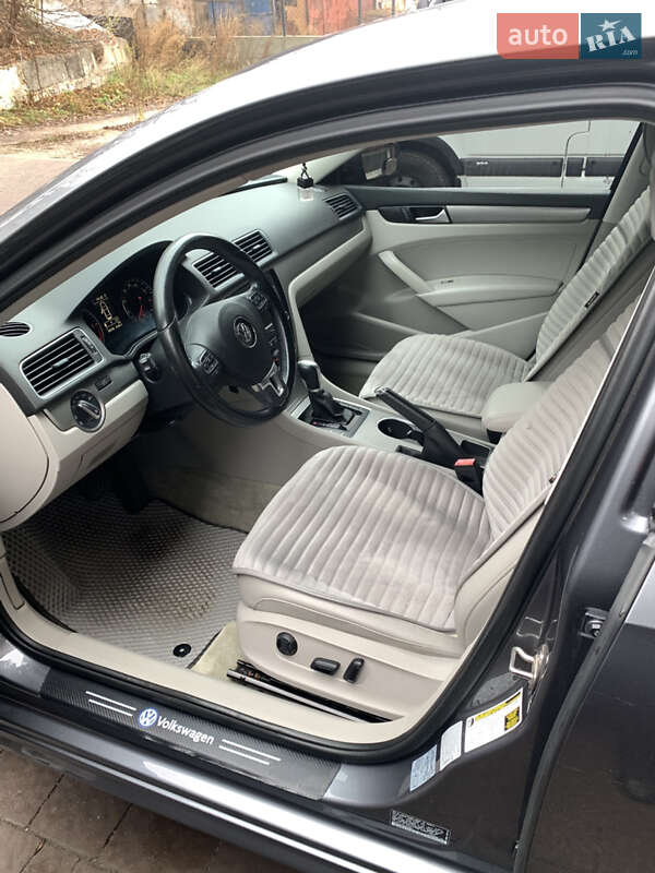 Седан Volkswagen Passat 2014 в Тернополі