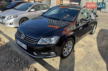 Универсал Volkswagen Passat 2012 в Львове